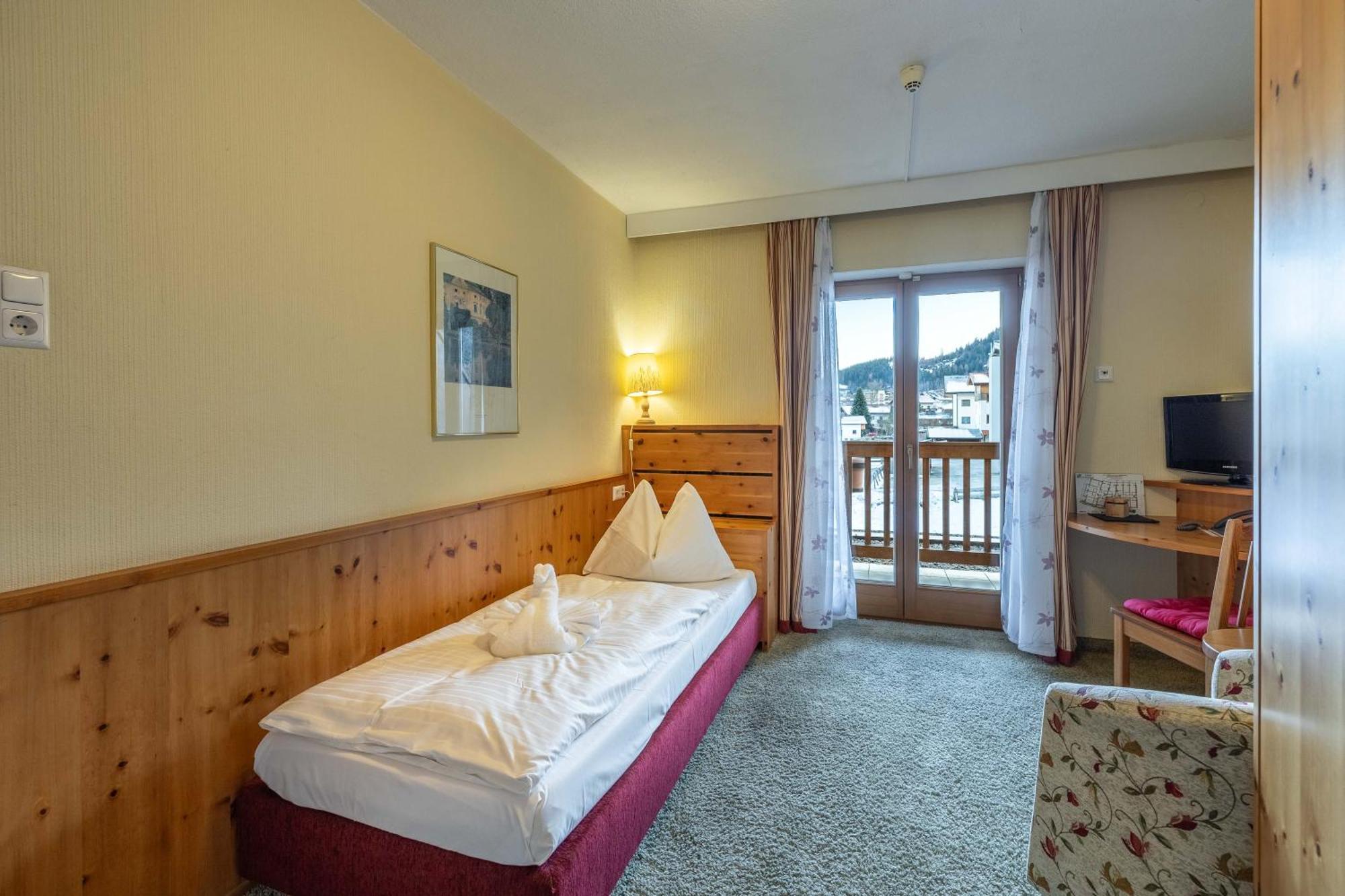 Single Room Balcony,1742750306:JPEG